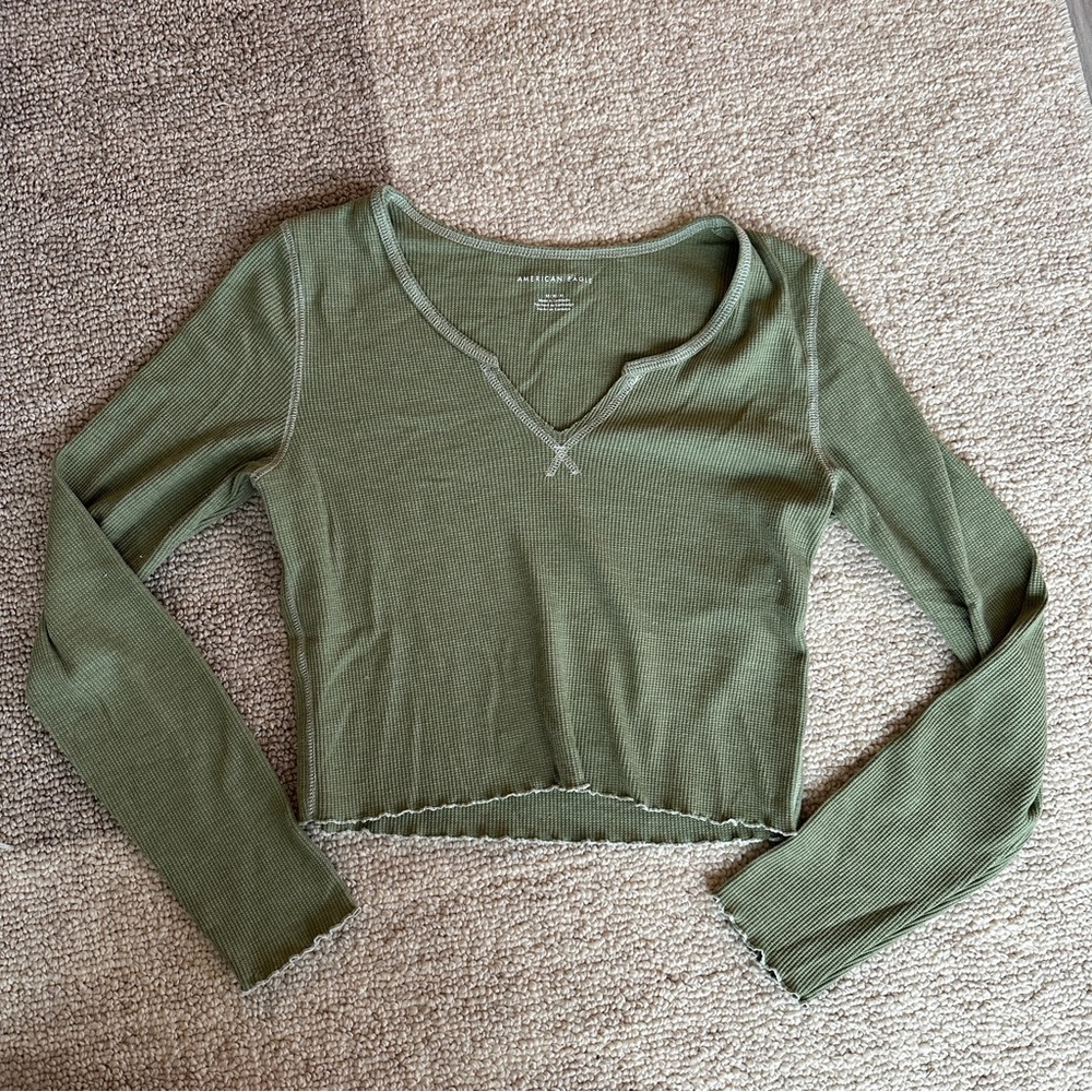 American Eagle lettuce hem long sleeve